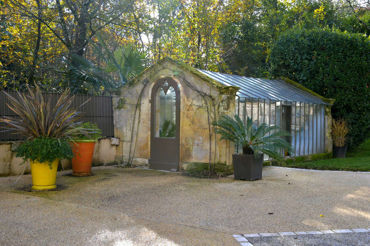 Magnifique Maison de Maître qui surplombe le Lot / Cave voûtée exceptionnelle / Parc paysagé / Piscine au Sel - photo 37