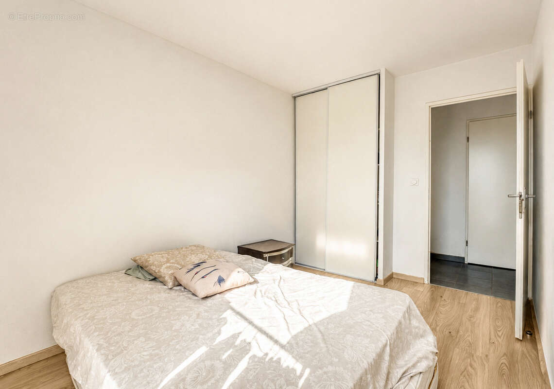 En exclusivité !  Appartement T3 de 62 m2, situé au 1er étage, dans le secteur du Grand Selve. - photo 8