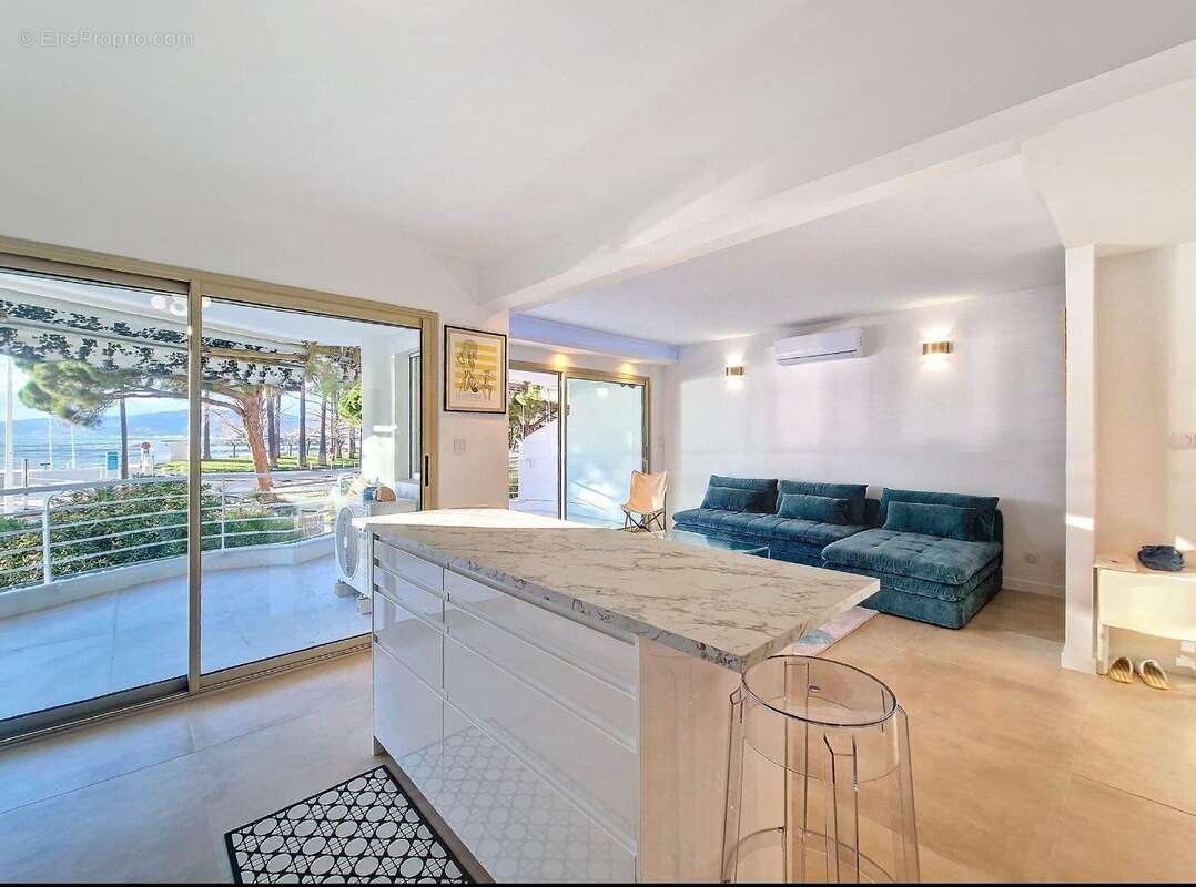 Croisette Palm Beach - 2 pièces de 43m2 avec grande terrasse sur mer - photo 4