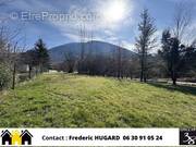 Terrain à LA SALLE-EN-BEAUMONT