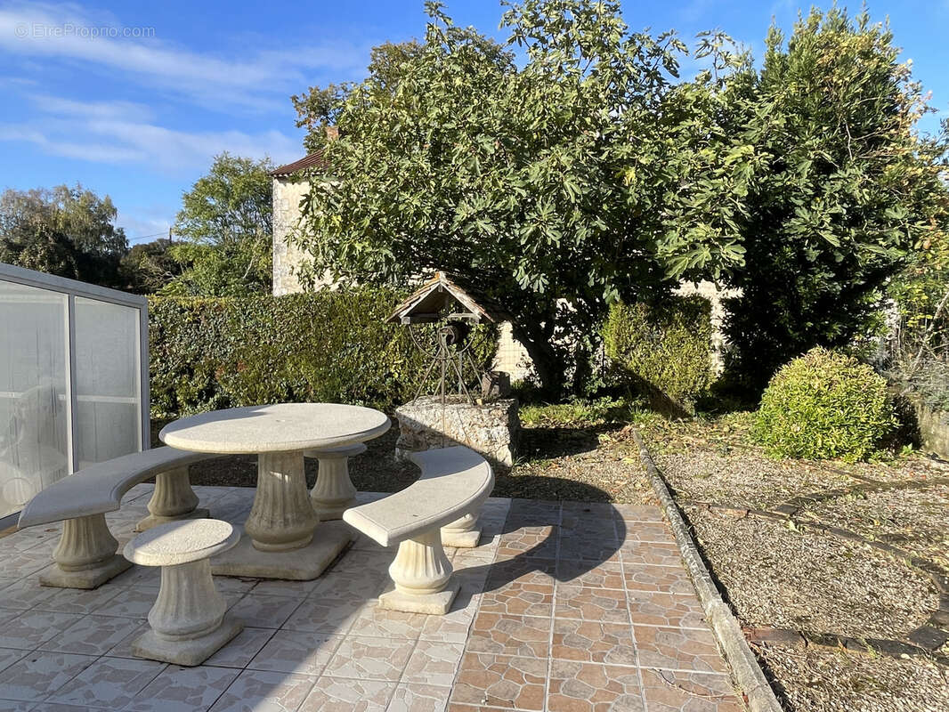 Pavillon de plain pied avec vue degagee// superbe terrain arboré // piscine - photo 8