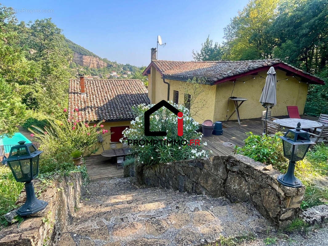 Maison à COUZON-AU-MONT-D'OR