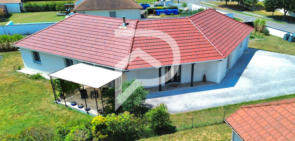 Maison à MASLACQ