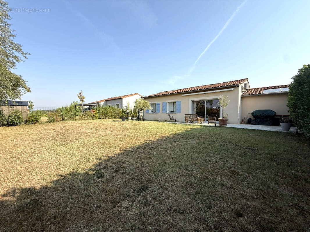 En exclusivité ! Maison T4 de plain pied avec garage et jardin ! - photo 13