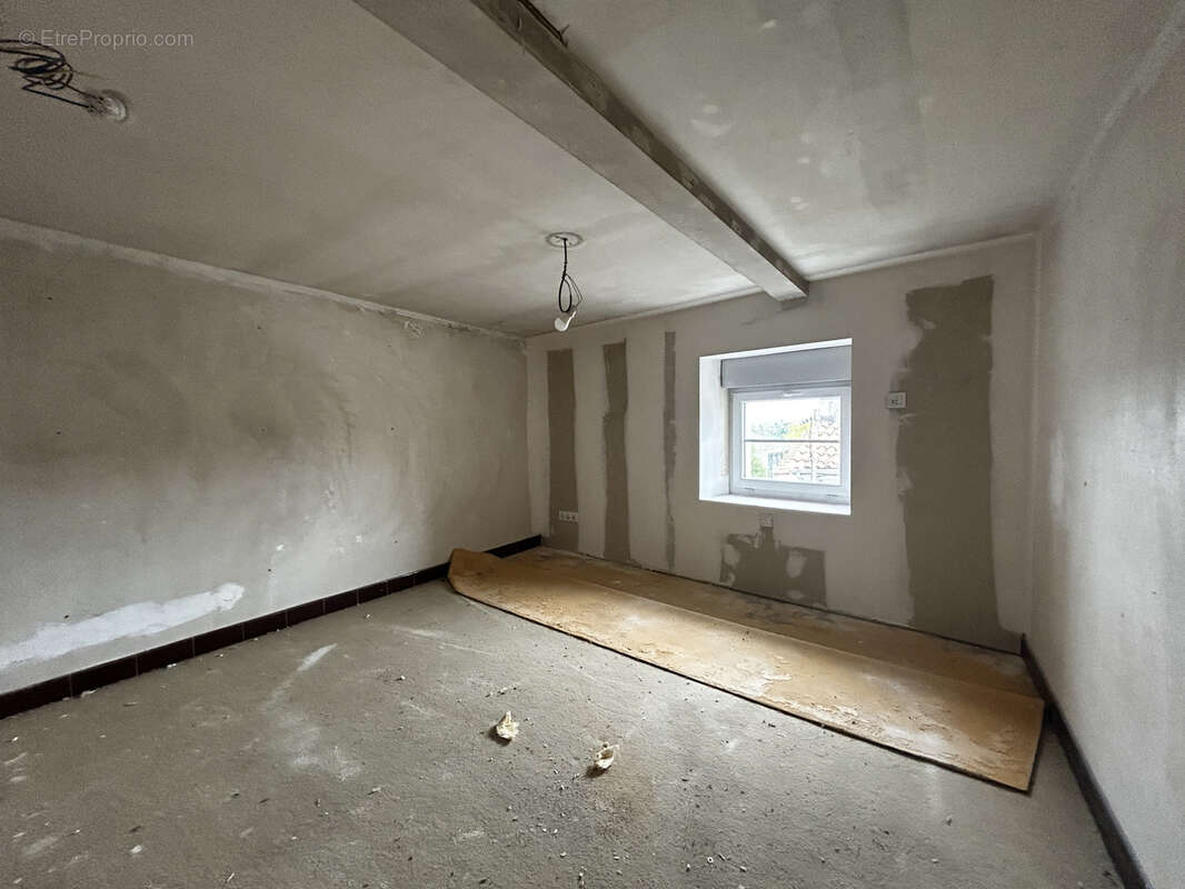 Maison à BAIGNES-SAINTE-RADEGONDE