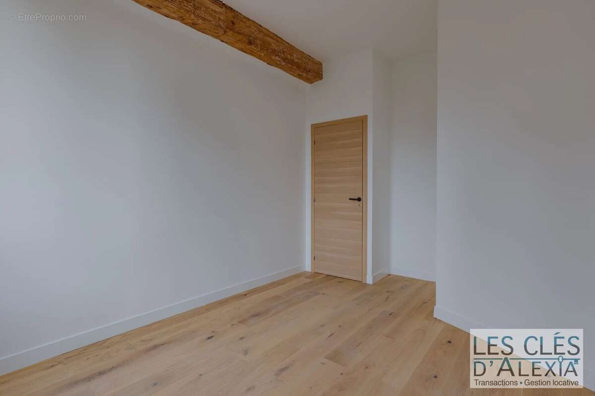 Appartement à SAINT-GENIS-LAVAL