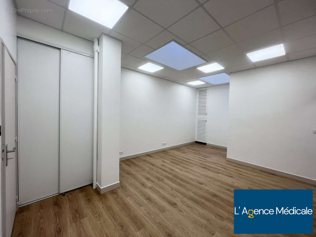 Commerce à PARIS-15E