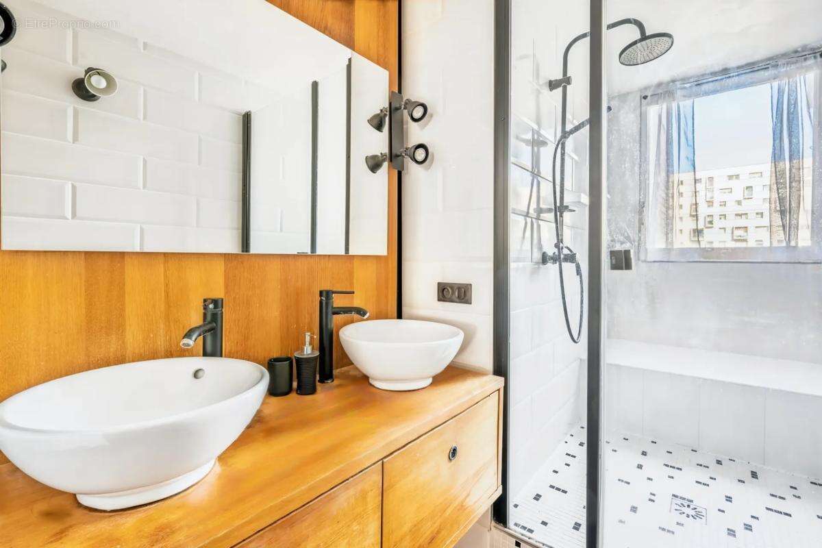Appartement à PARIS-14E