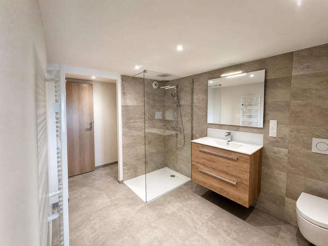 Appartement de 3 pièces de 75 m² à Frasne - photo 5