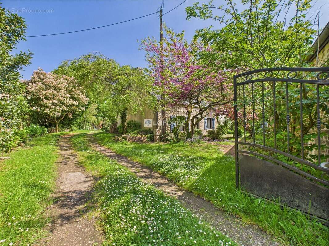 Maison à SAINT-EVARZEC