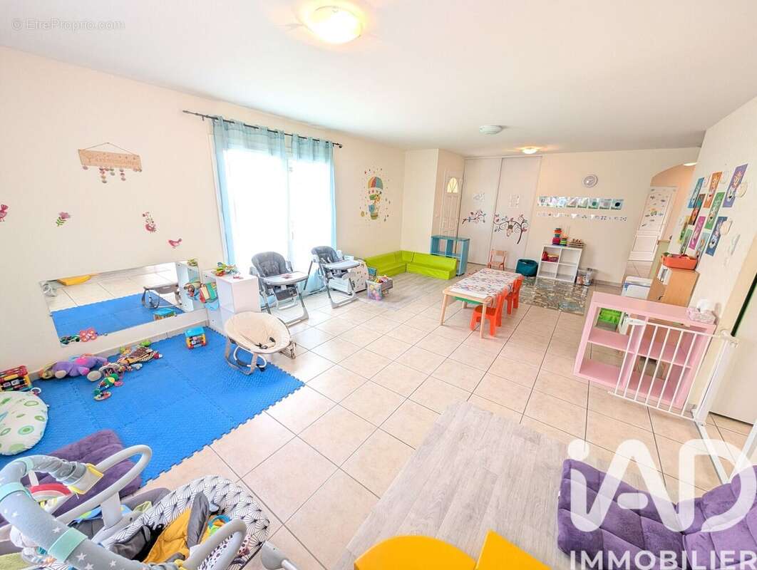 Maison 119 m² à Fleure  - photo 4