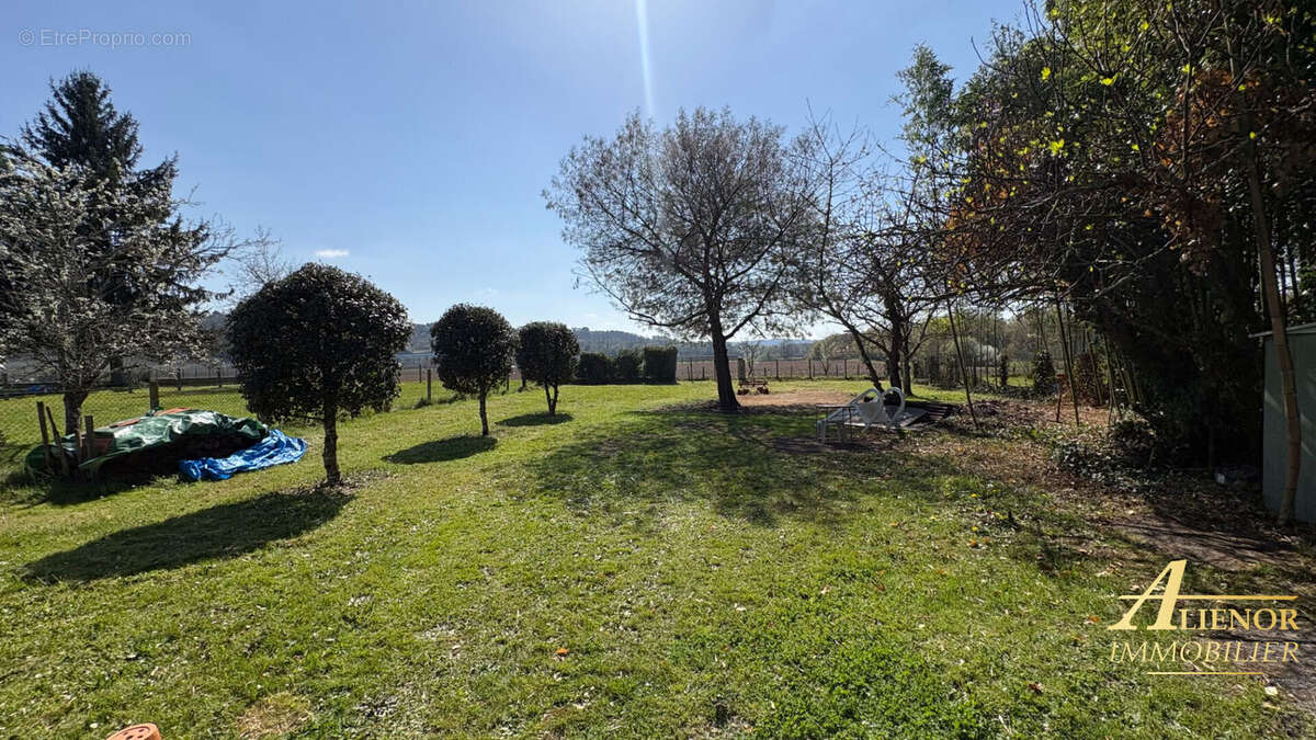 Maison à SAINT-LEON-SUR-L'ISLE