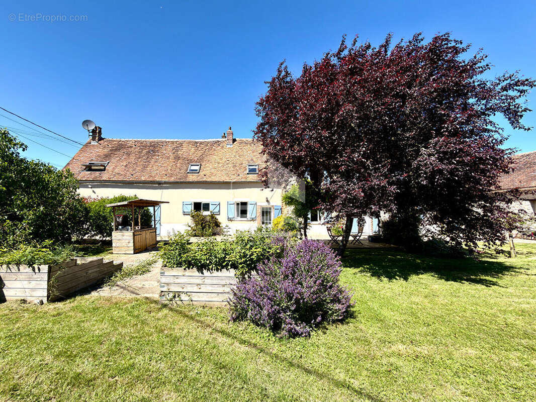 Maison à EGREVILLE
