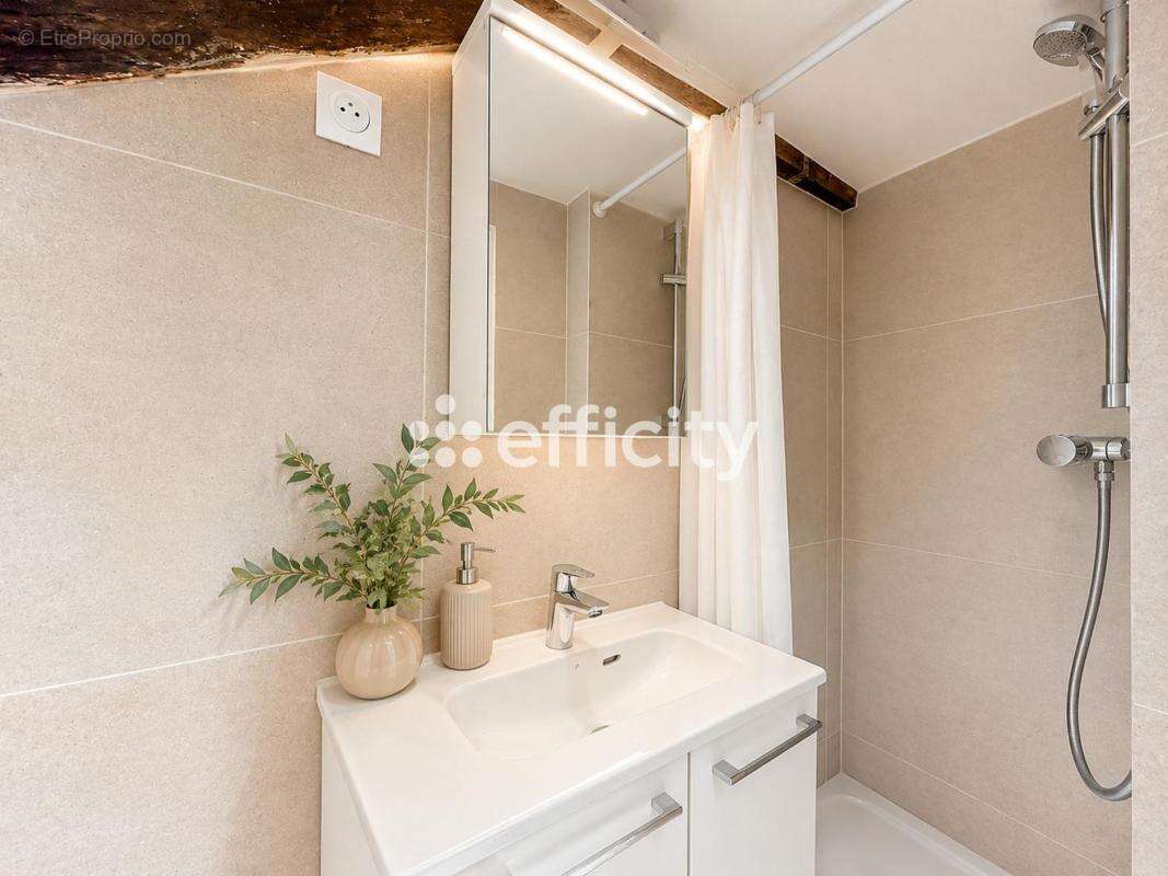 Appartement à PARIS-11E