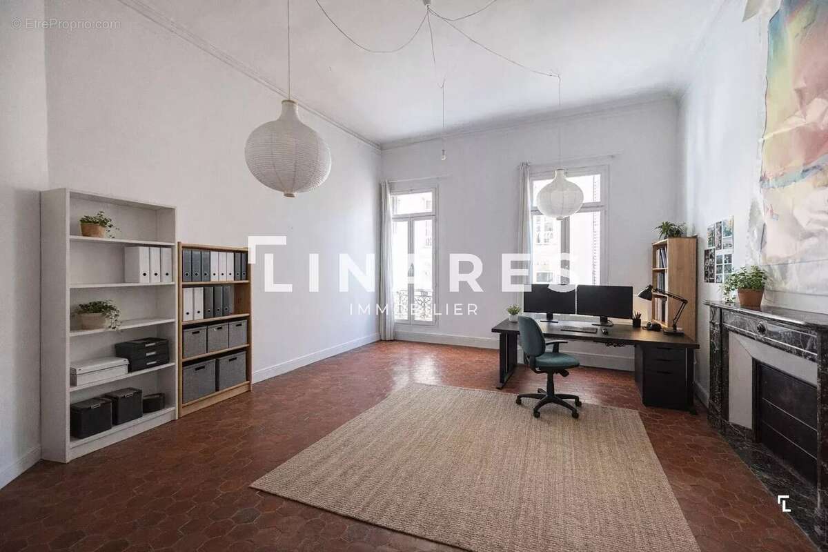Appartement à MARSEILLE-6E