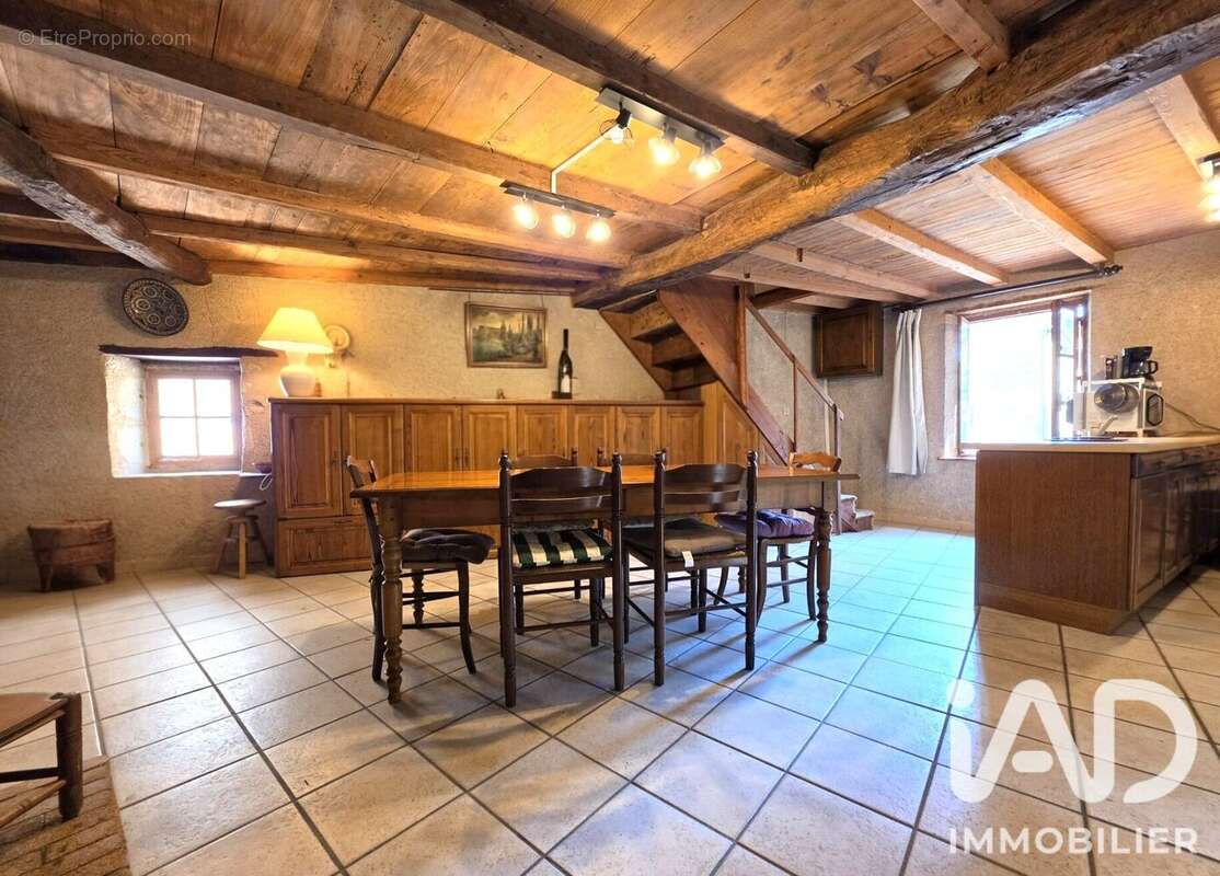Maison 124 m² à Mauzun  - photo 4