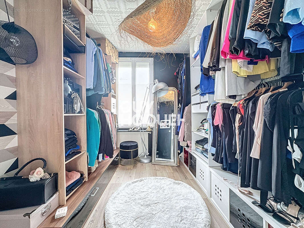 Maison à SAINT-ETIENNE-DU-ROUVRAY