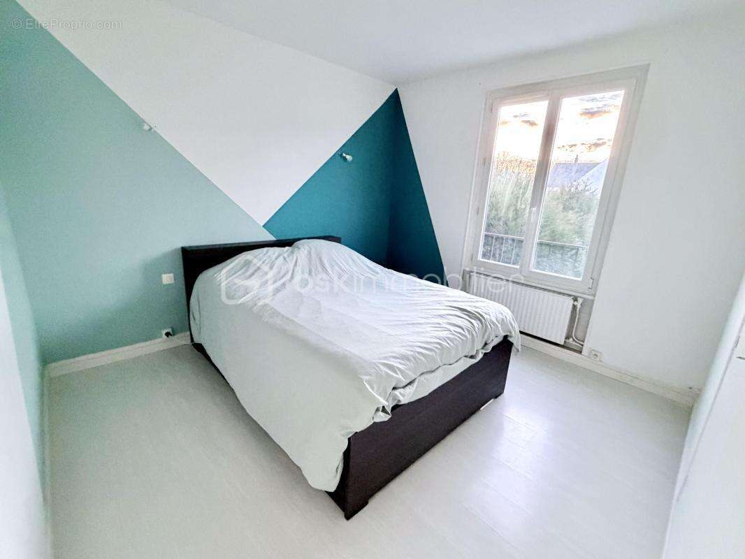 Maison à SERRIS