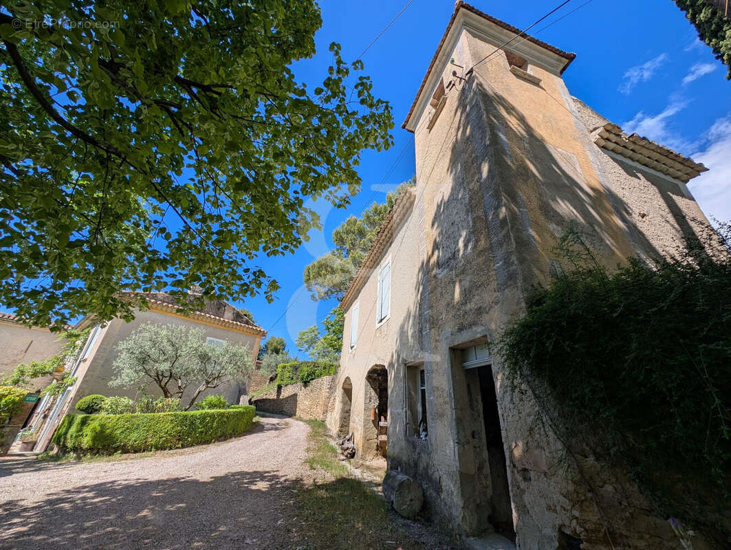 Maison à VAISON-LA-ROMAINE