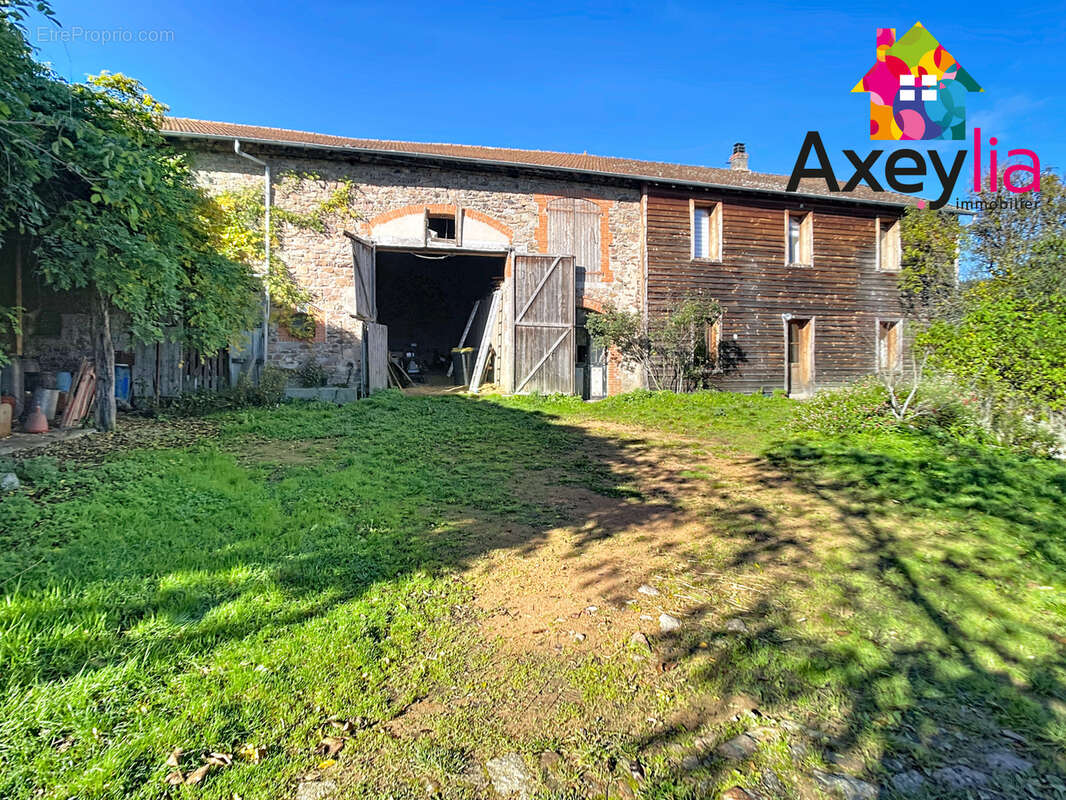 Maison à SAINT-BONNET-DES-QUARTS