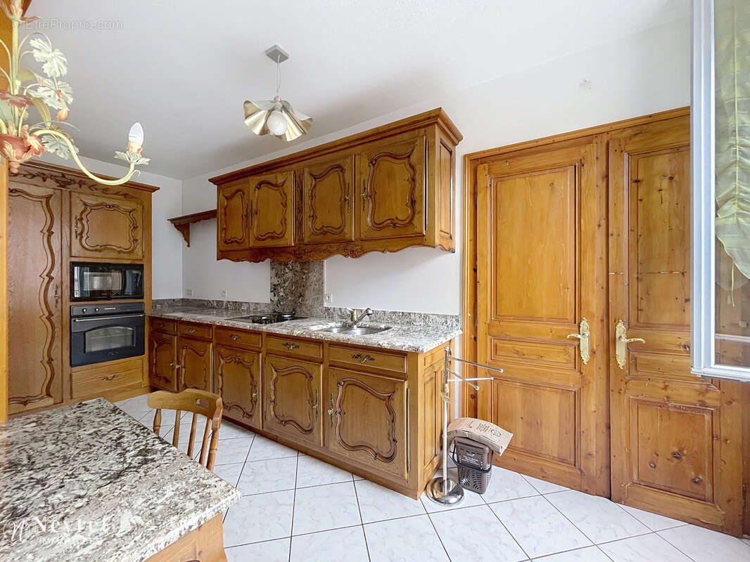 SAINT-ETIENNE Centre Ville-Michelet/T4 en chauffage individuel/Faibles charges de copro - photo 3