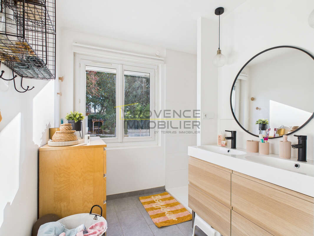 Maison à MONTELIMAR