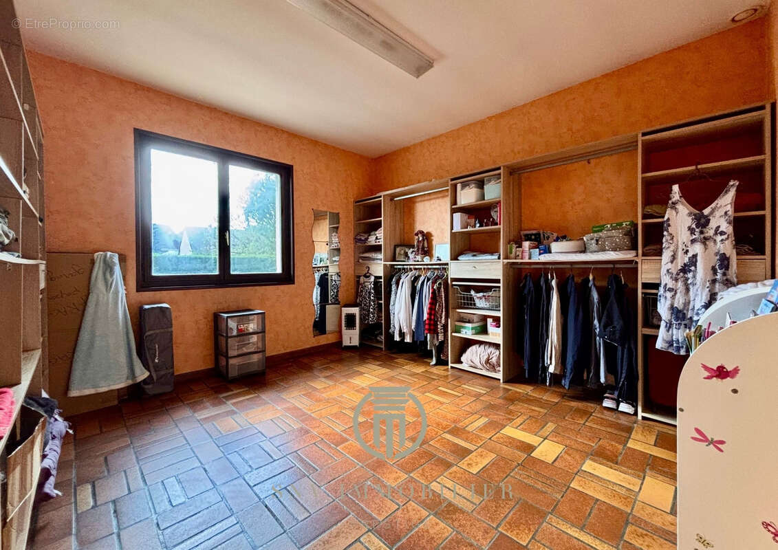 Grande propriété familiale de 357 m2 avec sous-sol de 300 m2 et potentiel de division, à 15 min de Paray-le-Mo - photo 24
