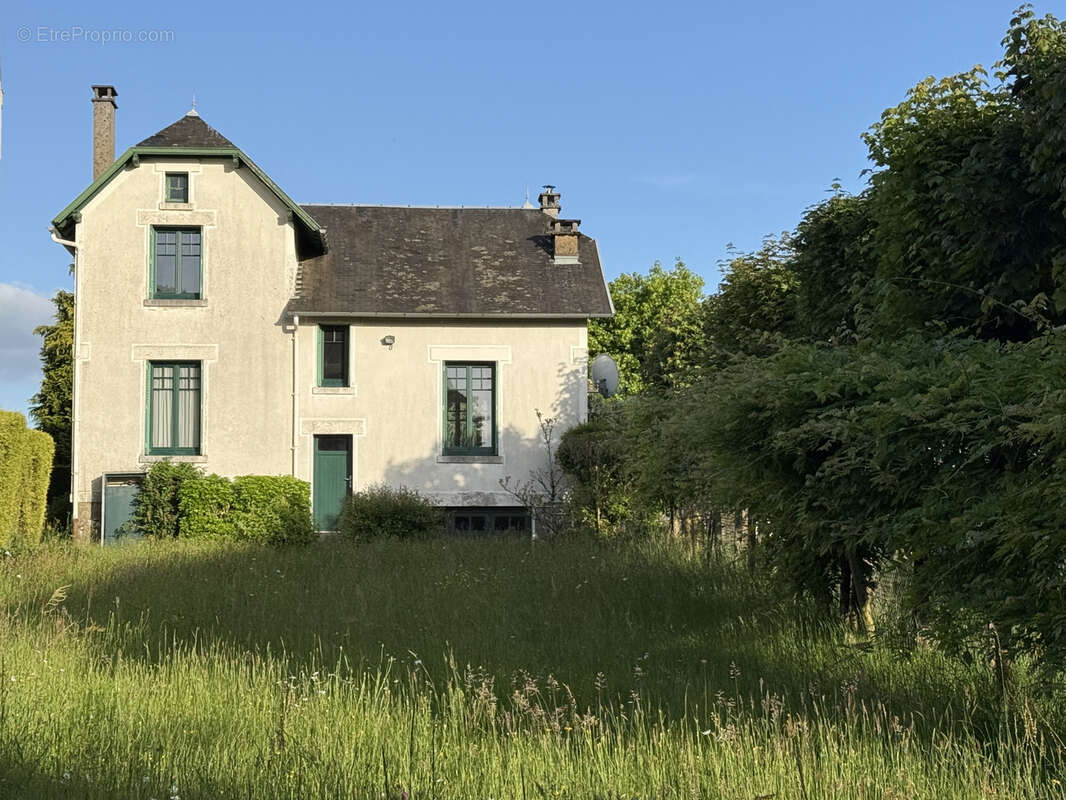 Maison à ARNAC-POMPADOUR