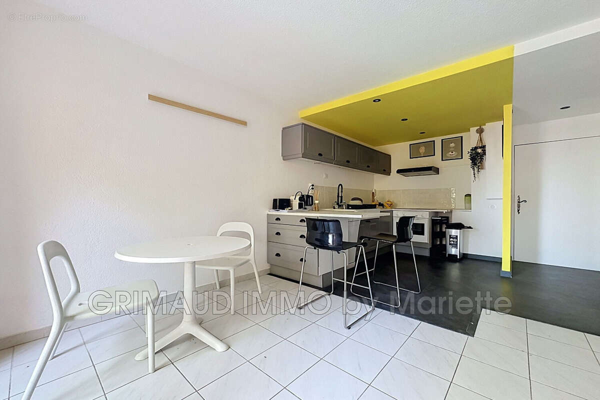 Appartement à GRIMAUD