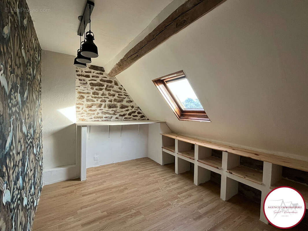 Maison à BESSAIS-LE-FROMENTAL