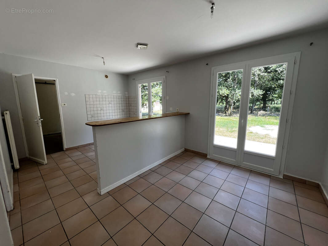 maison 3 chambres avec terrain arboré - photo 6