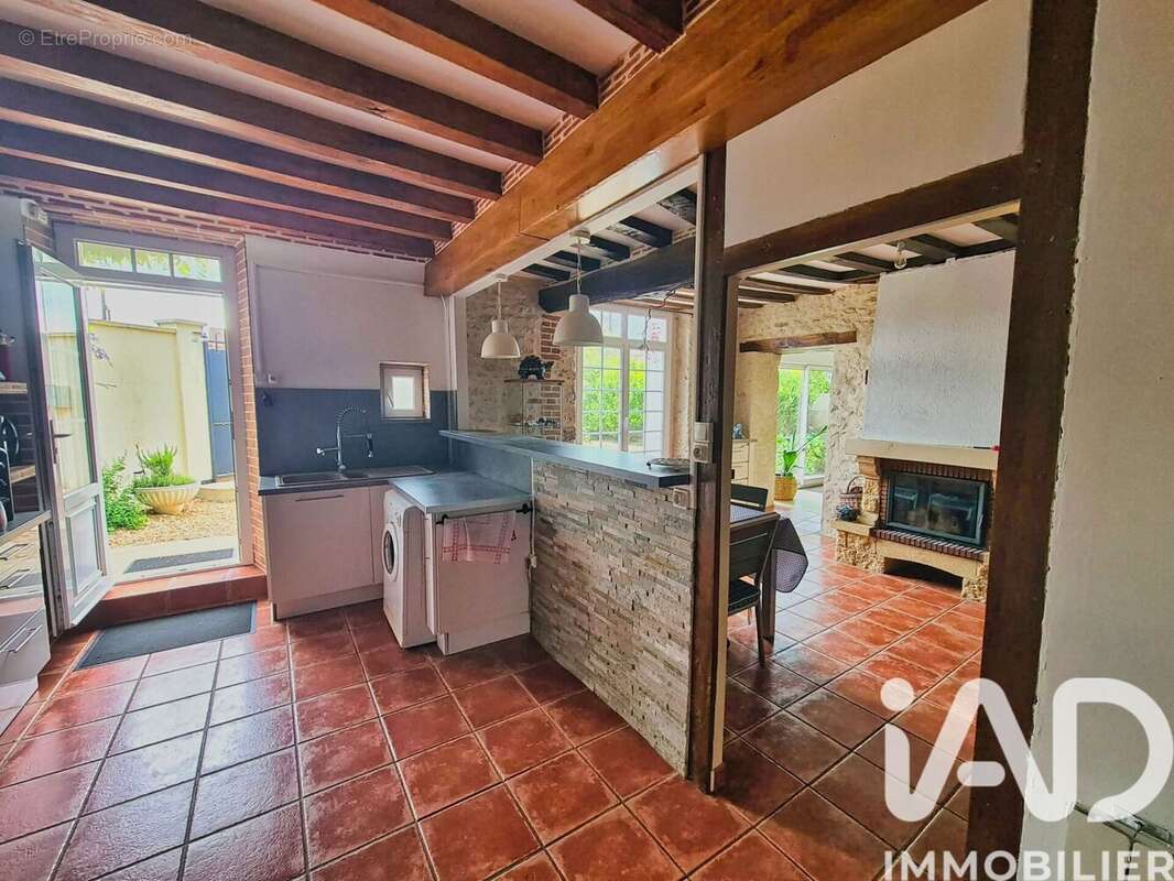 Maison 107 m² à Greneville-En-Beauce  - photo 5