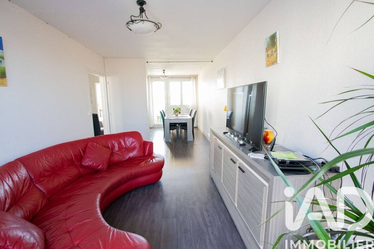 Photo 1 - Appartement à SAINT-CYR-L'ECOLE