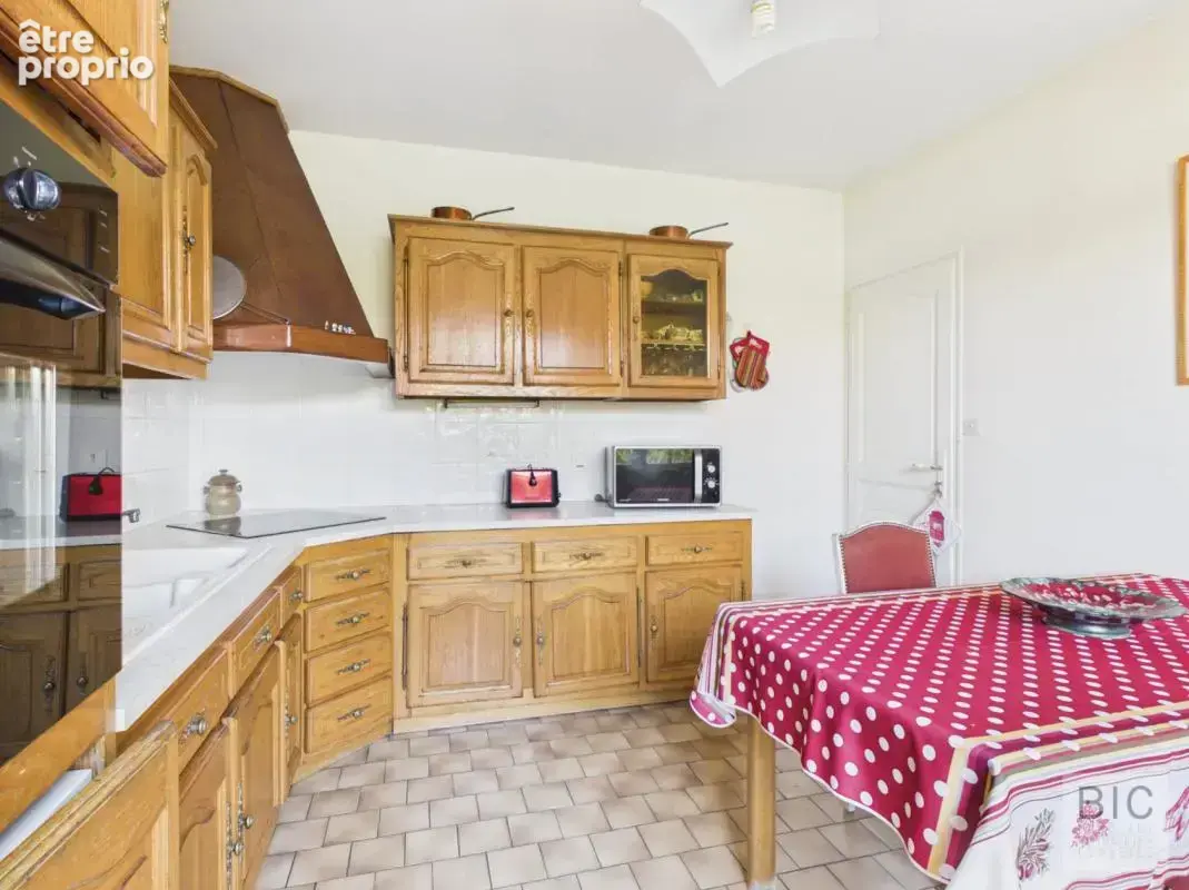 A vendre Jolie maison familiale avec climatisation, jardin et garage - photo 7
