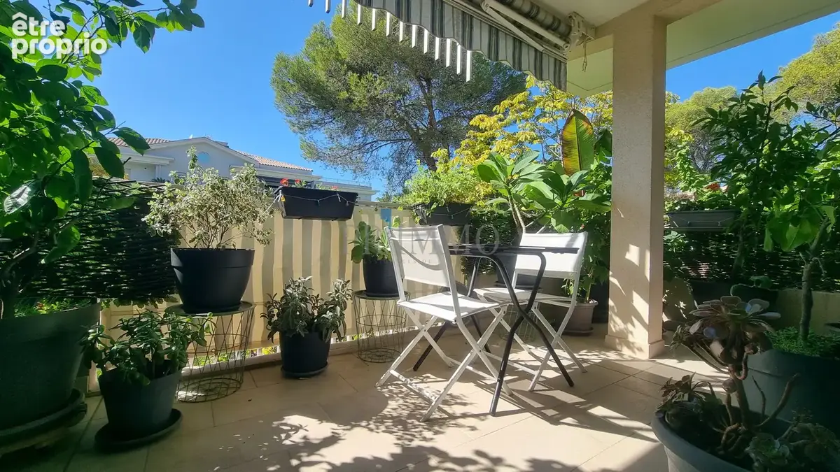 Boulouris   plein cœur   superbe 2 pièces rénové avec garage - photo 2