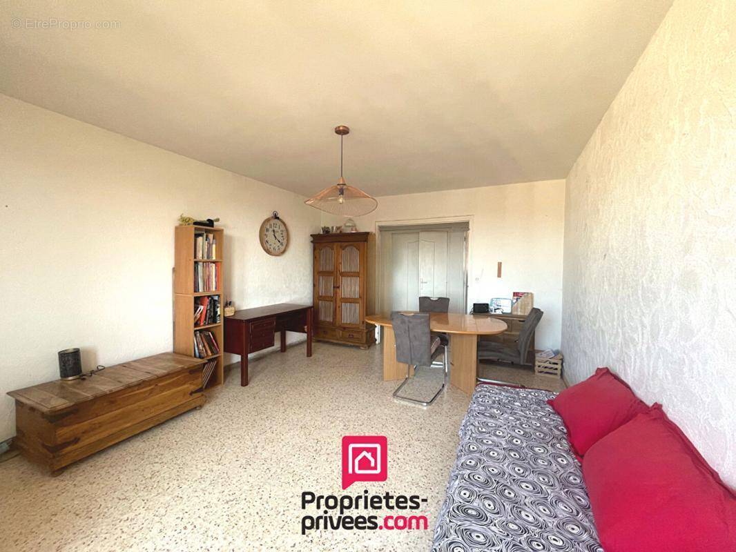 Appartement à PUGET-SUR-ARGENS
