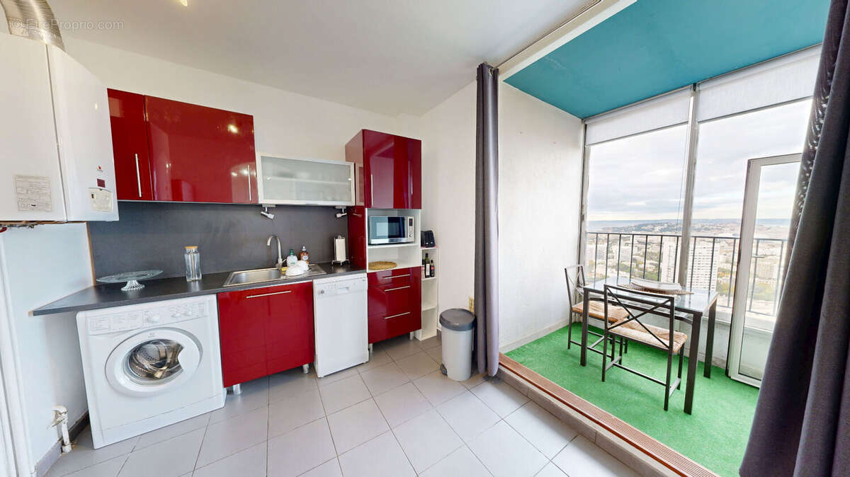 Appartement à MARSEILLE-9E