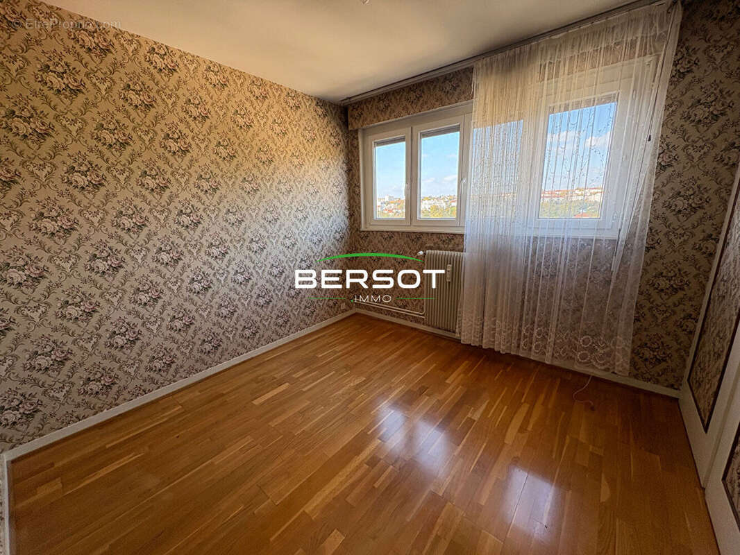 Appartement T5 à rénover avec balcon et garage ? Quartier des Vaites - photo 9