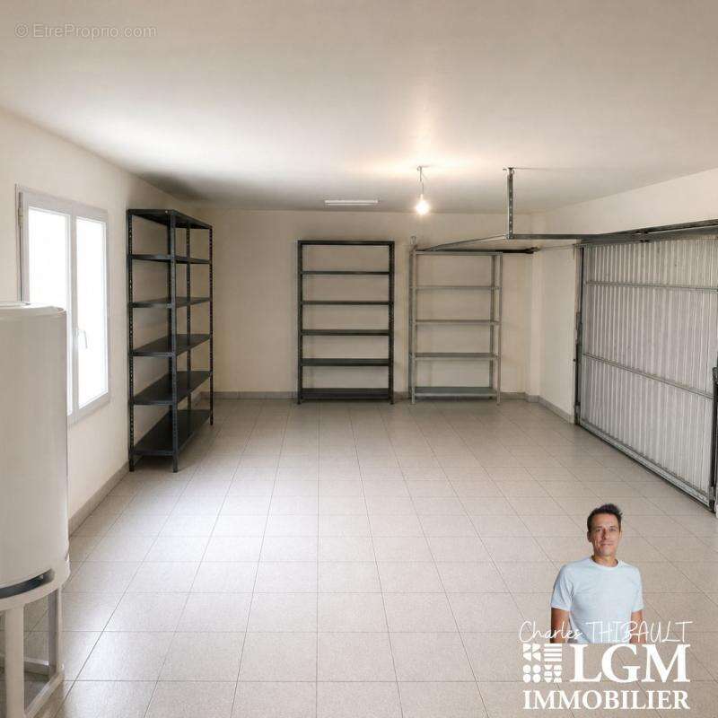 Maison familiale avec grand terrain, piscine et potentiel - photo 11