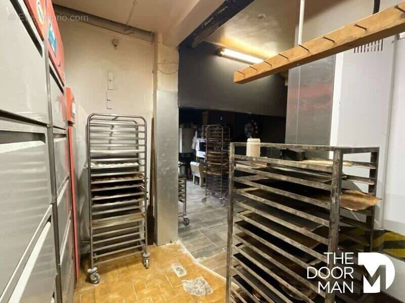 Commerce à LA LONDE-LES-MAURES