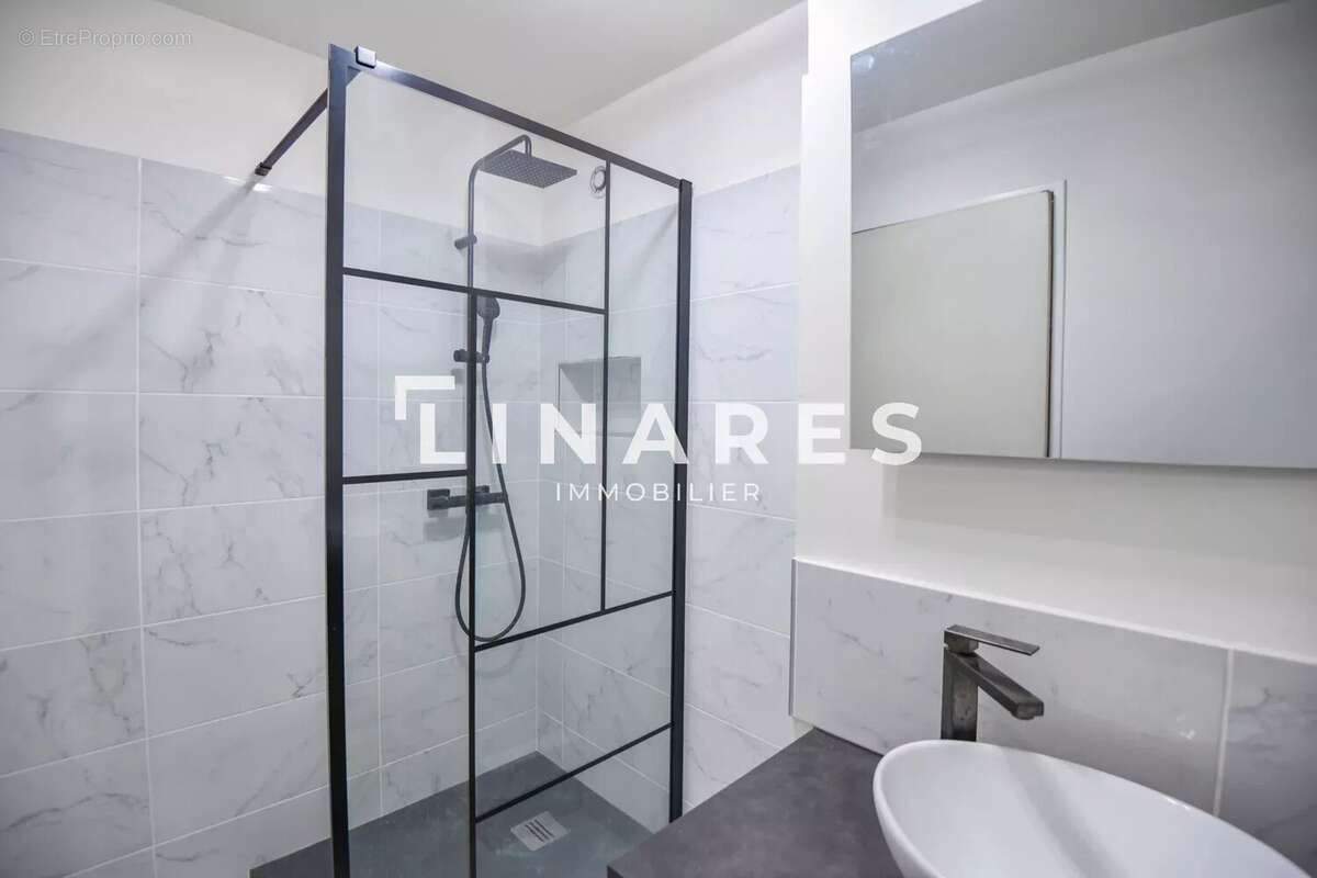 Appartement à MARSEILLE-4E