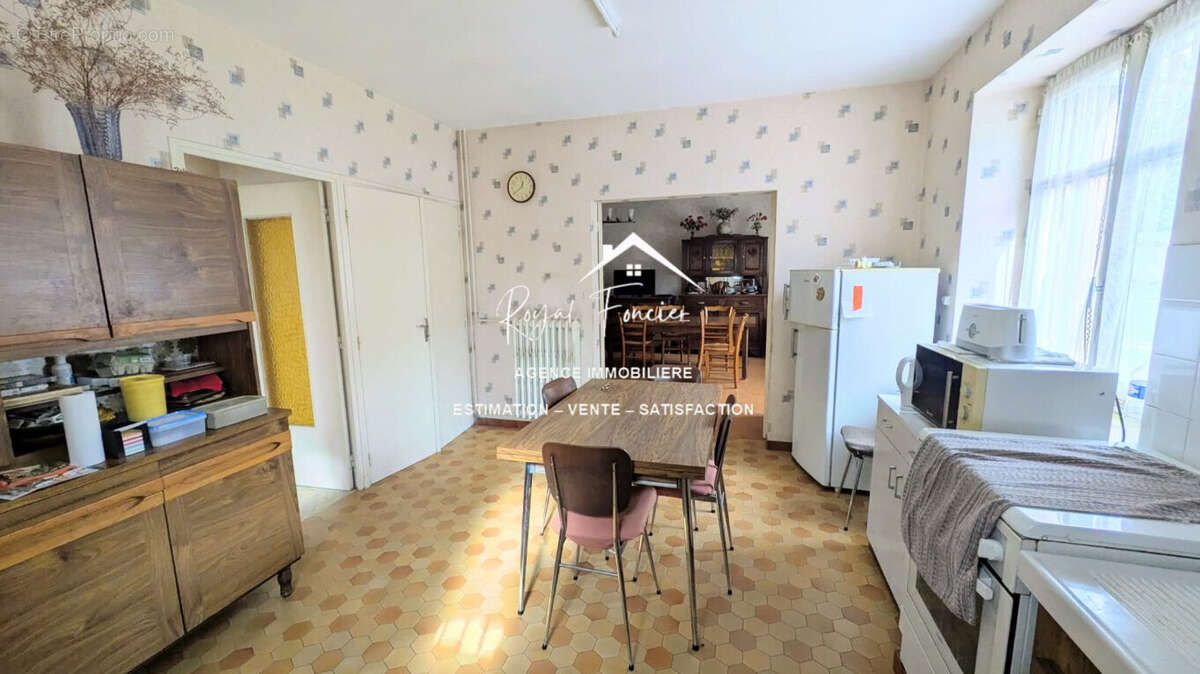 Cuisine - Maison à NOYANT-DE-TOURAINE