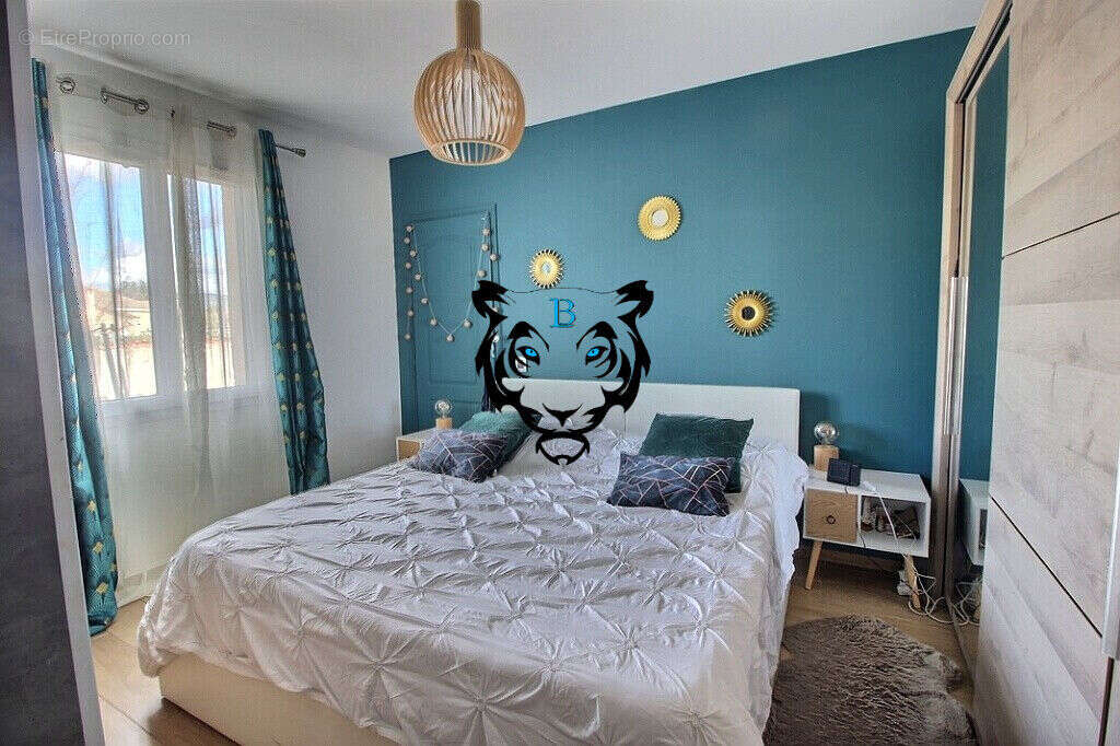 Maison à LE MUY