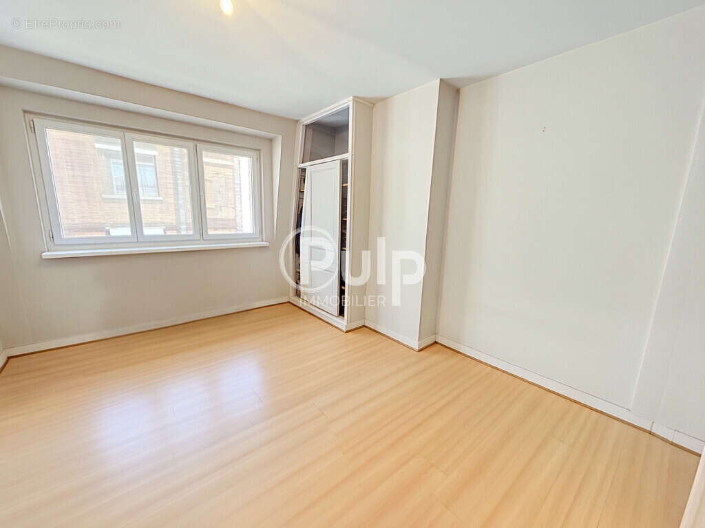 Charmant T1 de 30 m² au calme - Dernier étage et stationnement à Loos - photo 2