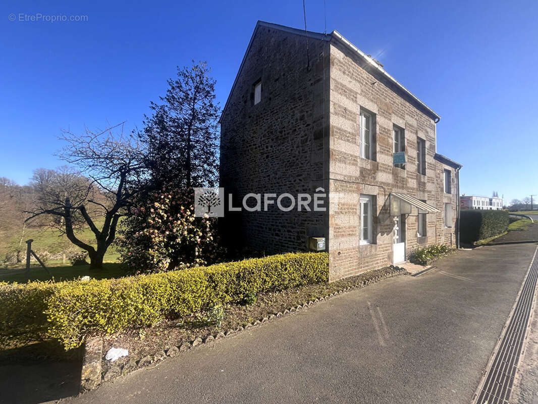Maison à SAINT-GEORGES-DES-GROSEILLERS