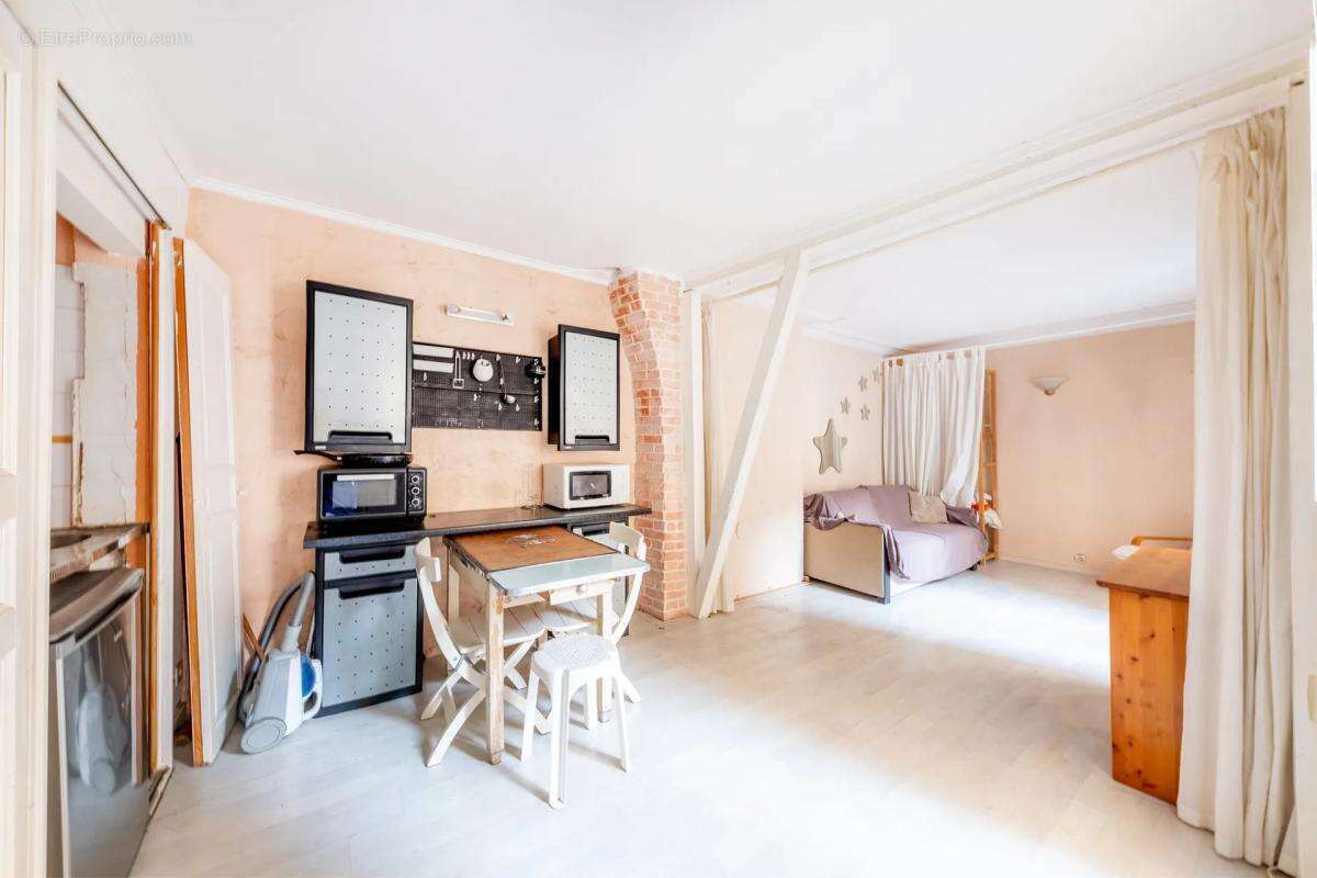 Appartement à PARIS-18E