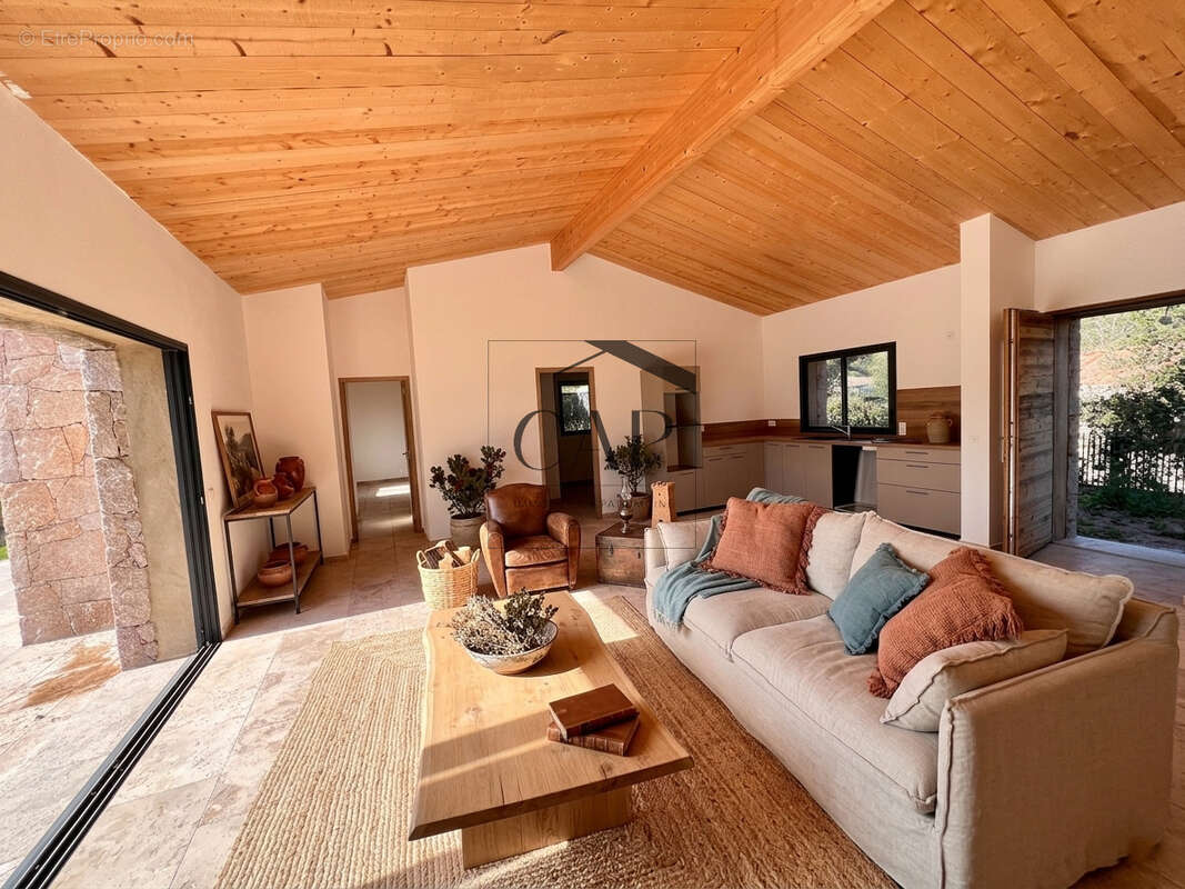 Villa individuelle en pierres type bergerie avec piscine Lecci sainte lucie de Porto Vecchio - photo 2