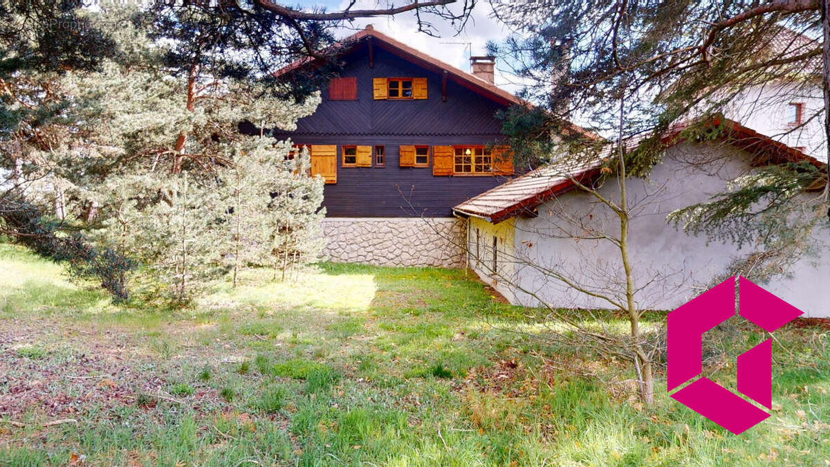 Maison à SAINT-PAL-DE-CHALENCON