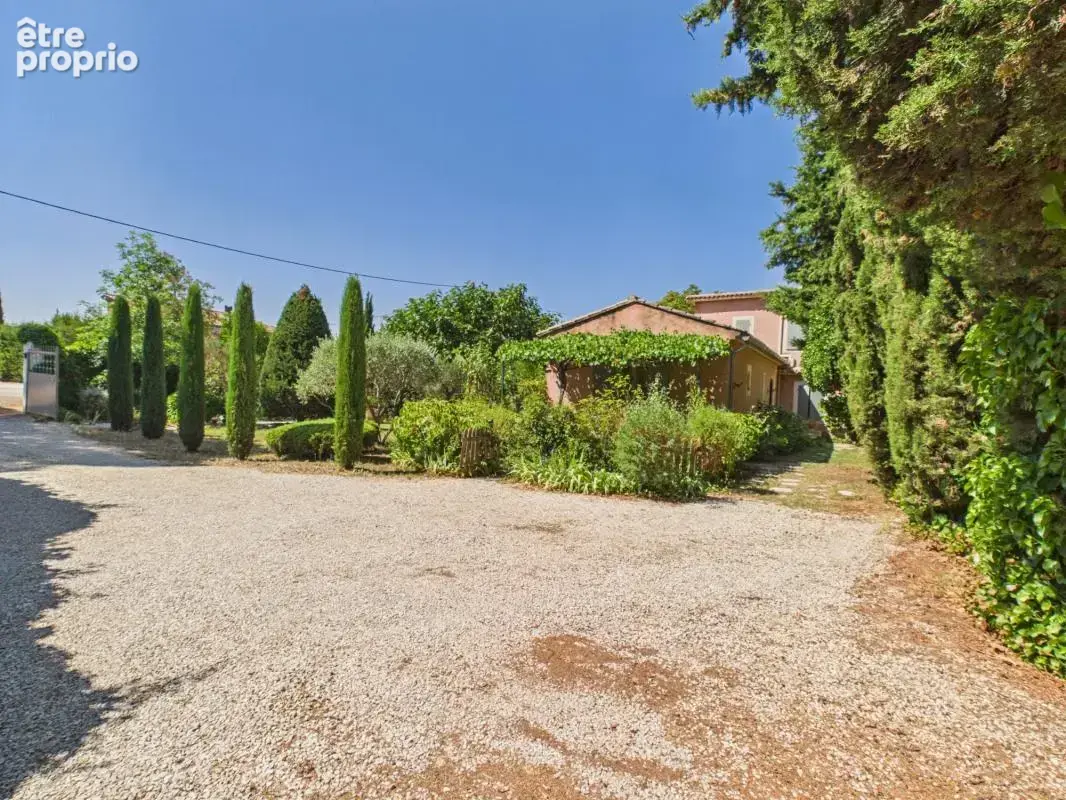 Bédoin, charmante maison nichée dans un écrin de verdure - photo 4