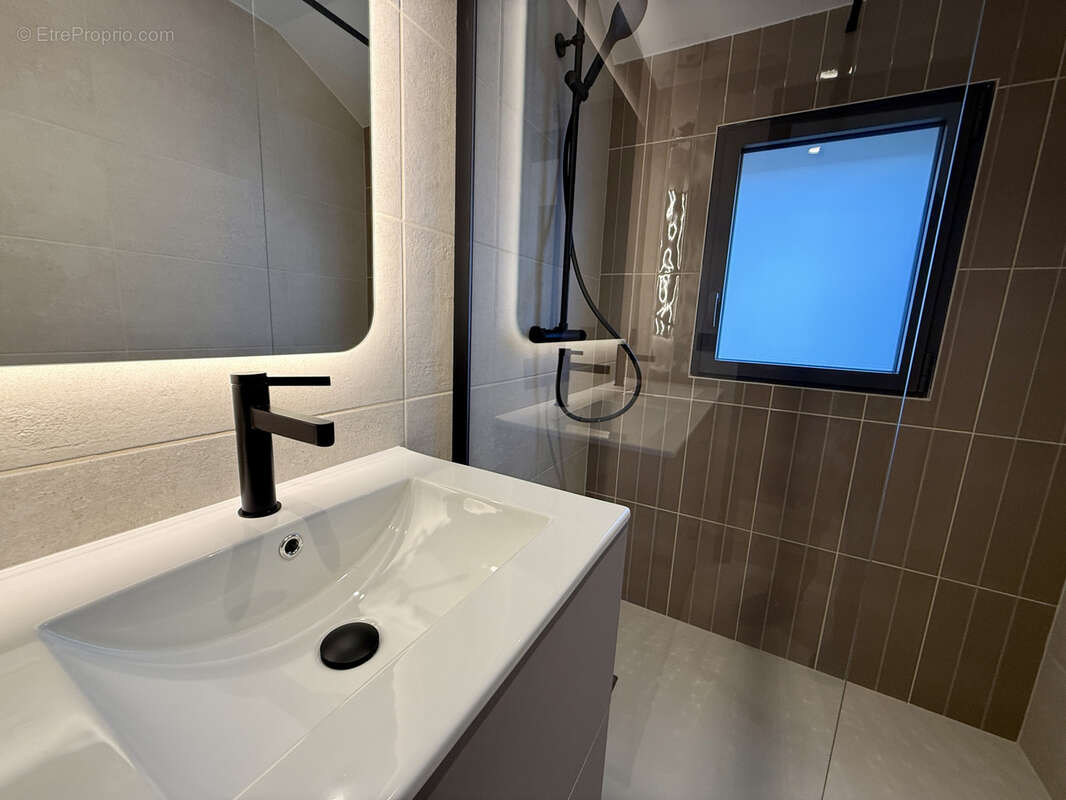 Maison à CRUSEILLES